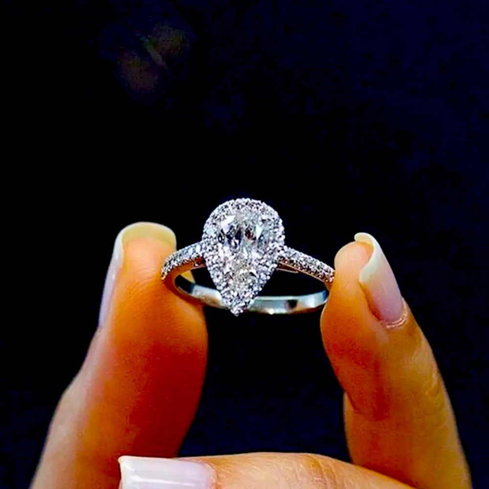 Pretty Large Water Drop Ring - Picture 3 of 4